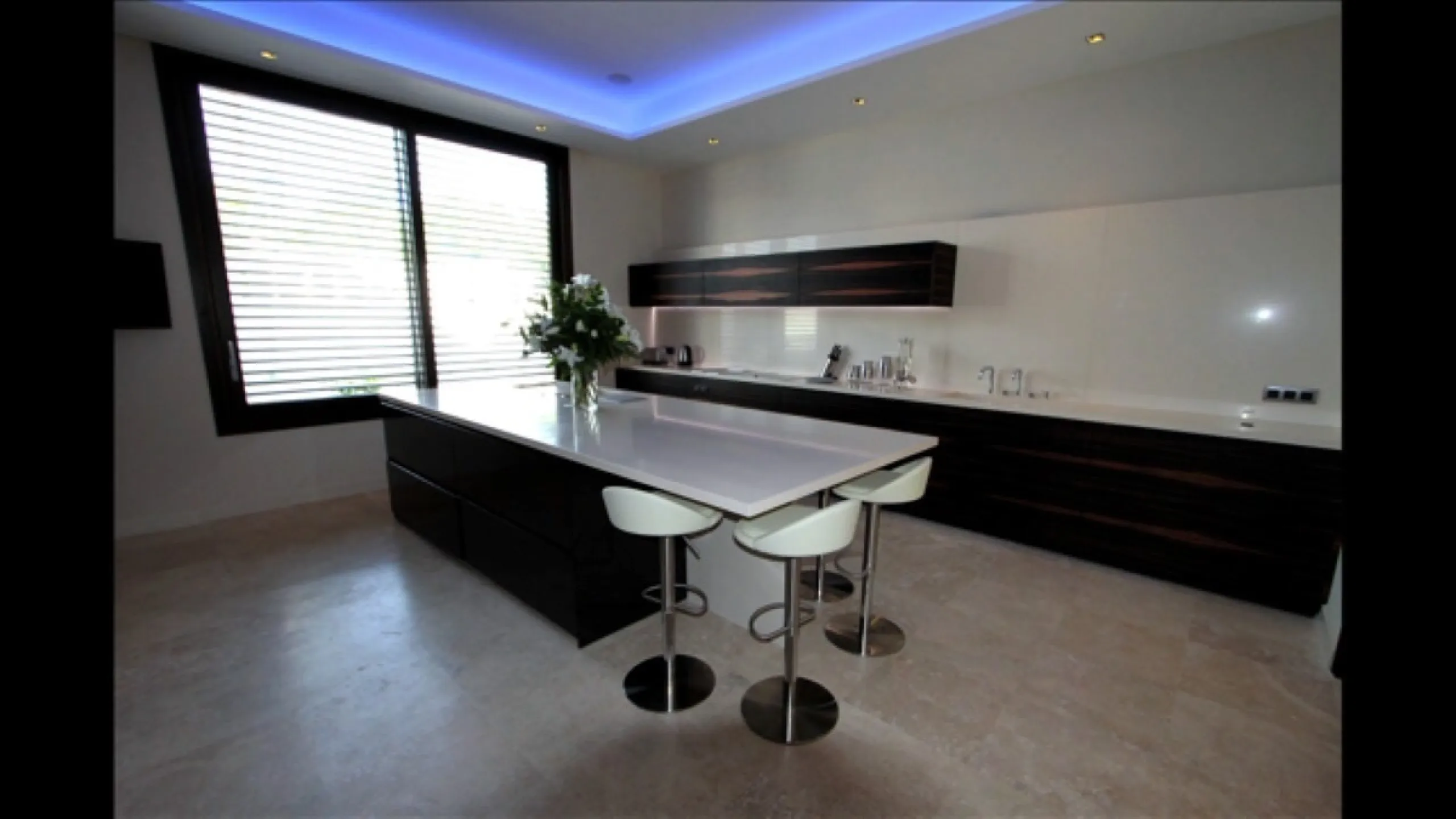 BREATHTAKING VILLA FOR SALE IN GUADALMINA BAJA