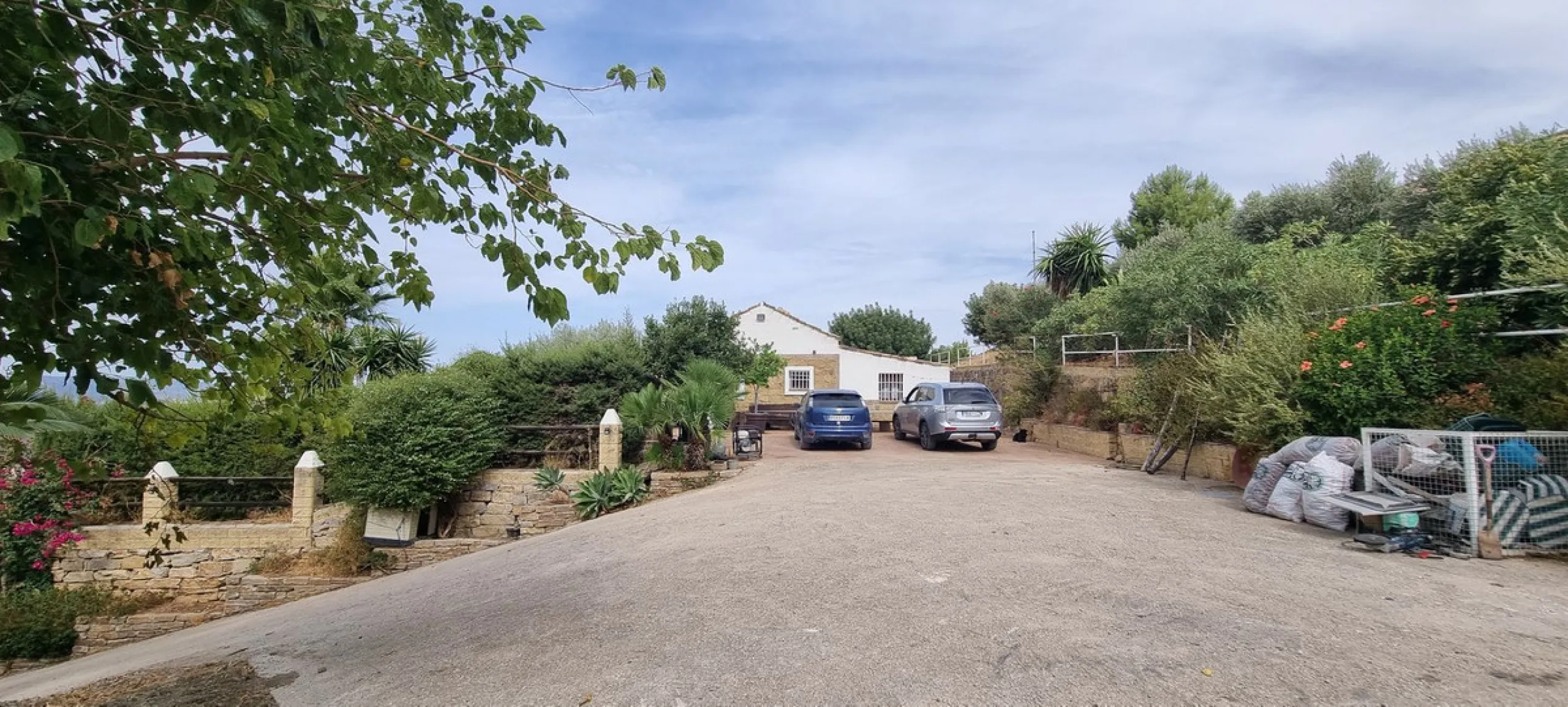 Great finca with three bedrooms, two bathrooms, lots of land and private pool. Just on the entrance of Casares village, no difficult roads, easy access, great quiet location and it has the most spectacular views that you will be able to find. There are 3 