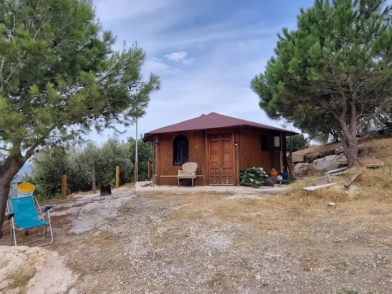 Great finca with three bedrooms, two bathrooms, lots of land and private pool. Just on the entrance of Casares village, no difficult roads, easy access, great quiet location and it has the most spectacular views that you will be able to find. There are 3 