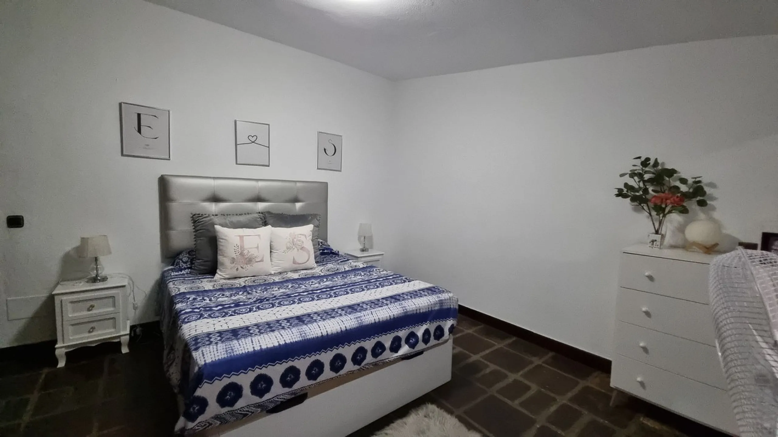 Great finca with three bedrooms, two bathrooms, lots of land and private pool. Just on the entrance of Casares village, no difficult roads, easy access, great quiet location and it has the most spectacular views that you will be able to find. There are 3 