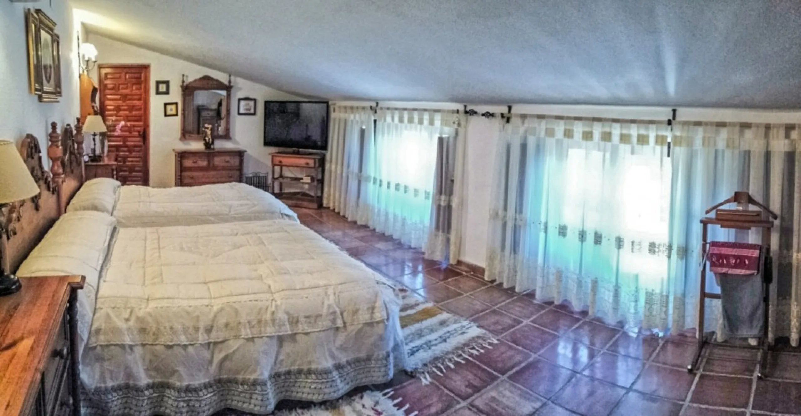 Beautiful Finca with separate guest accomodation, stable, riding school and production of olive trees, avocados, and several fruit trees.