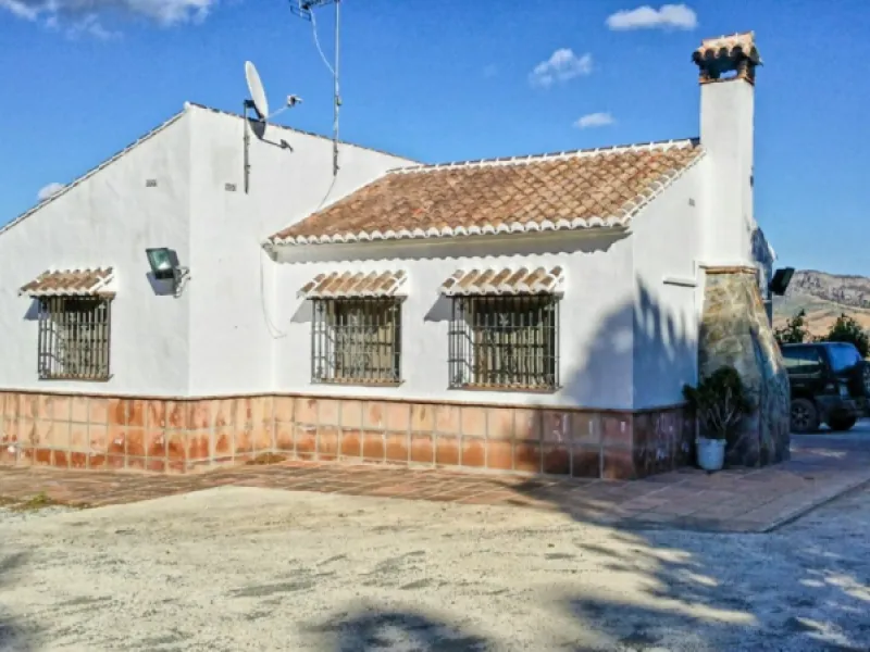 Beautiful Finca with separate guest accomodation, stable, riding school and production of olive trees, avocados, and several fruit trees.