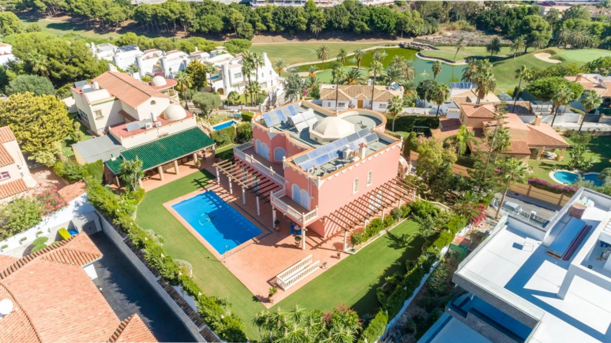 Wonderful luxury villa in Torrequebrada with beautiful views.