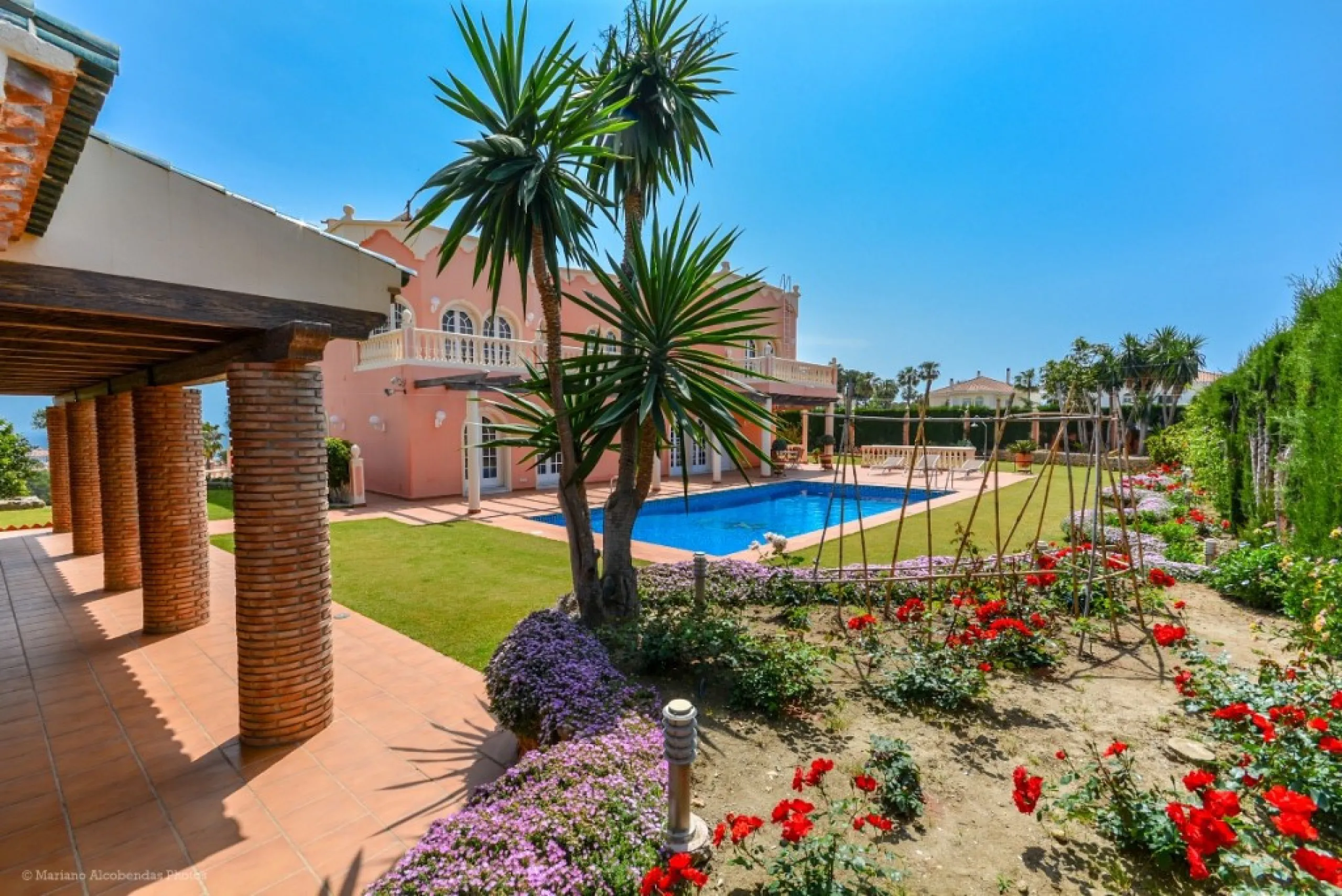 Wonderful luxury villa in Torrequebrada with beautiful views.