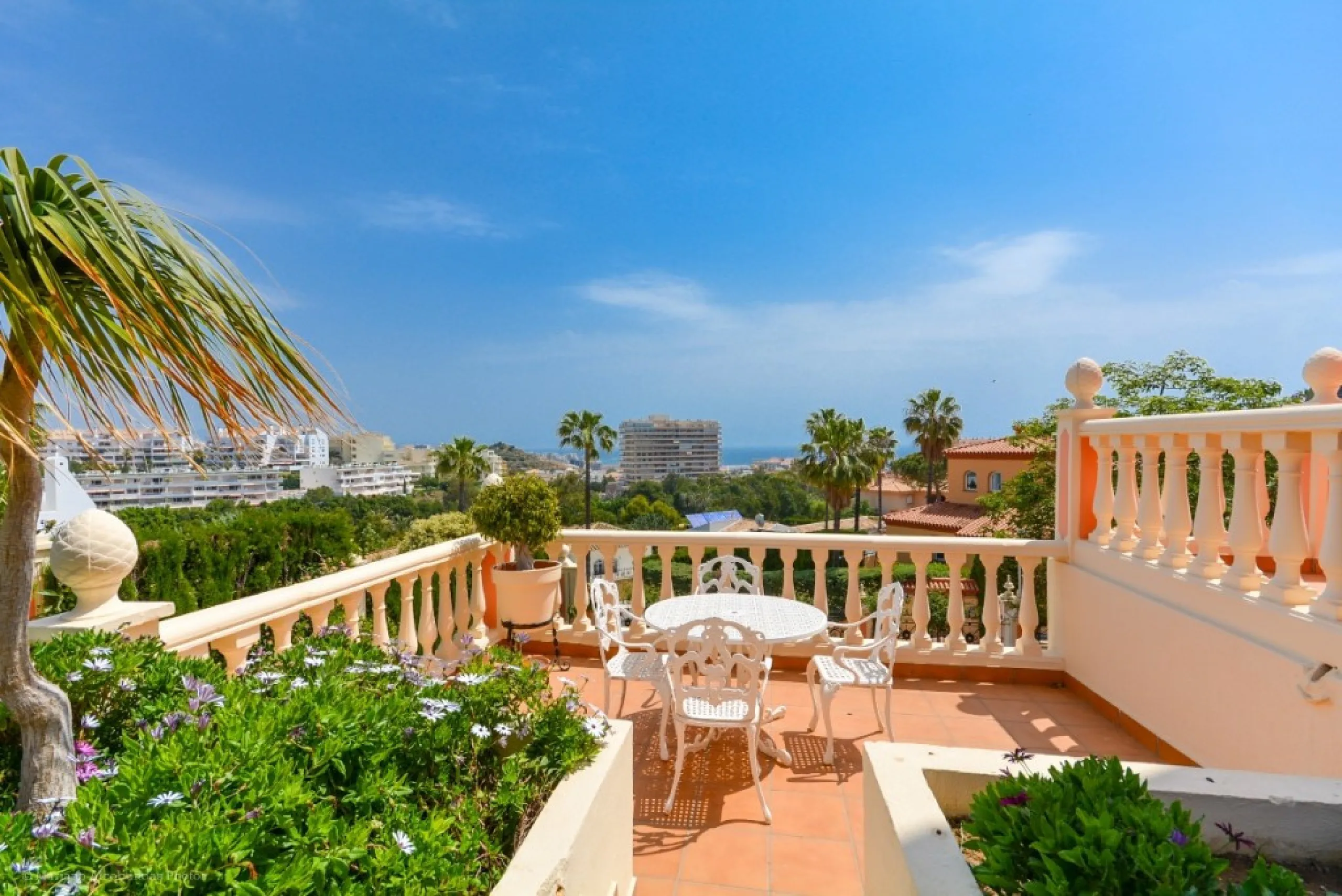 Wonderful luxury villa in Torrequebrada with beautiful views.