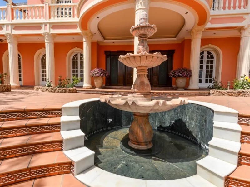 Wonderful luxury villa in Torrequebrada with beautiful views.