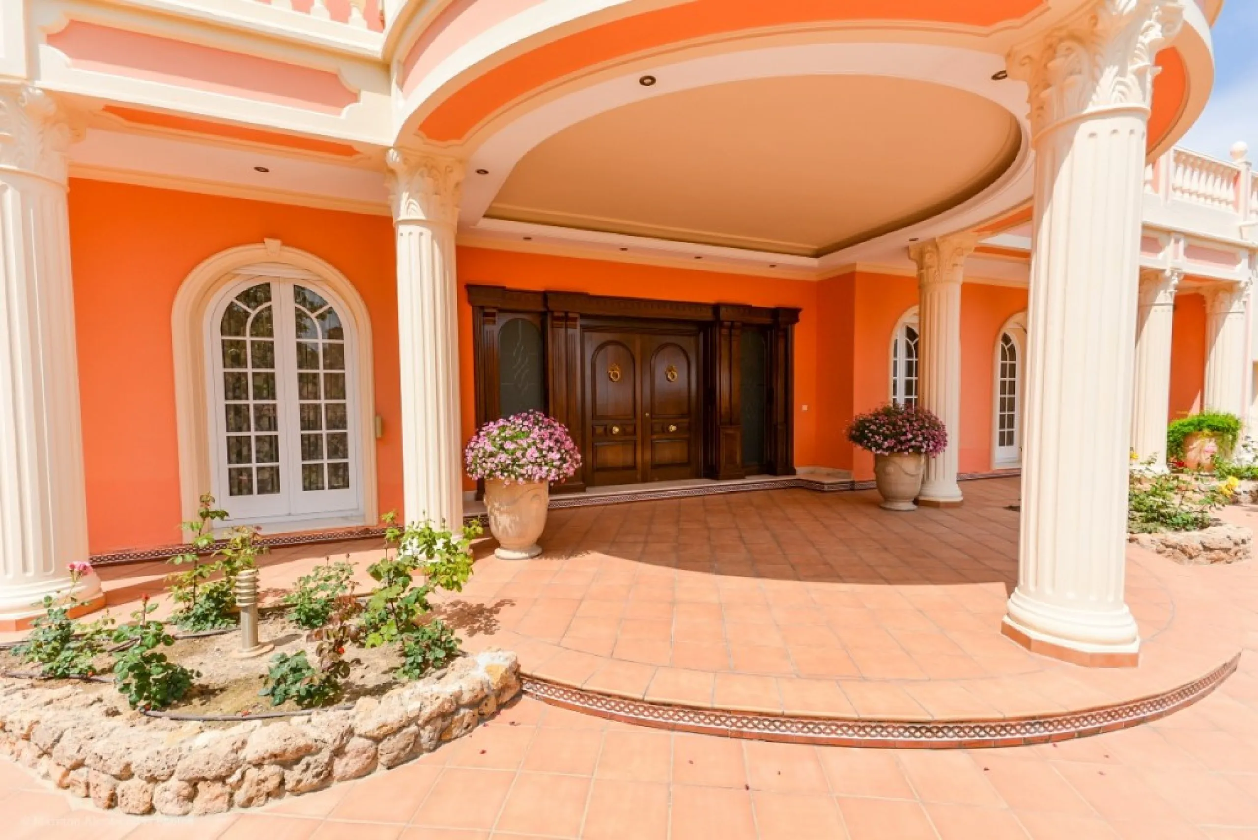 Wonderful luxury villa in Torrequebrada with beautiful views.