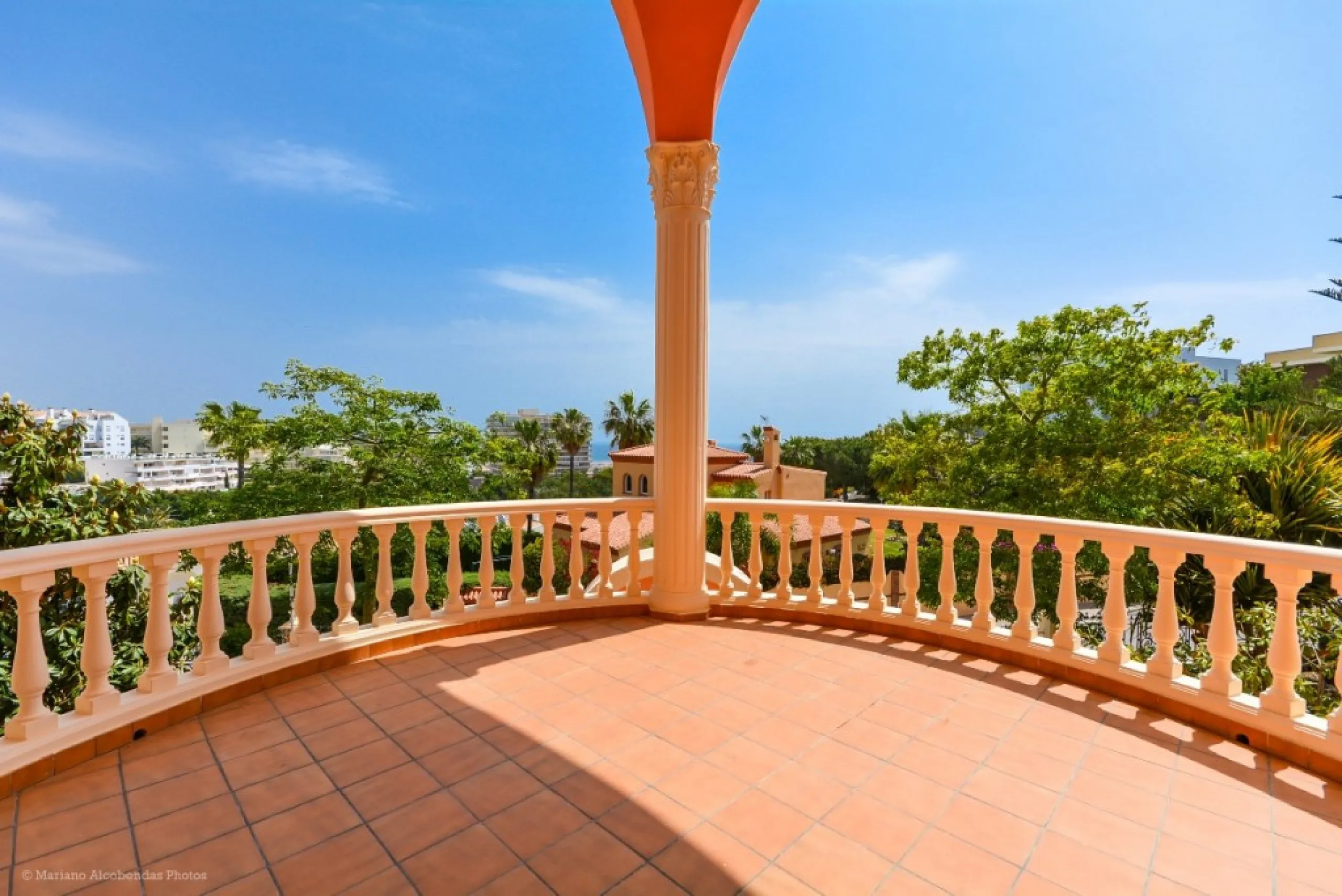 Wonderful luxury villa in Torrequebrada with beautiful views.