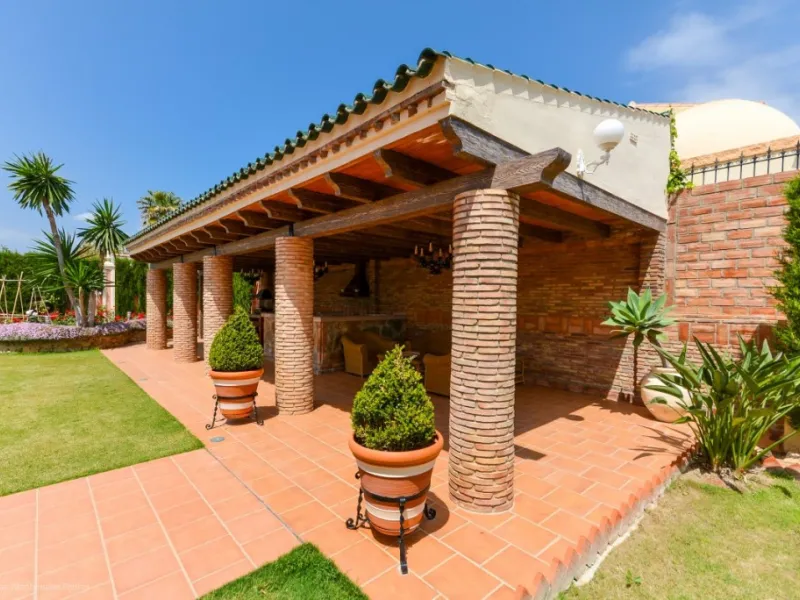 Wonderful luxury villa in Torrequebrada with beautiful views.