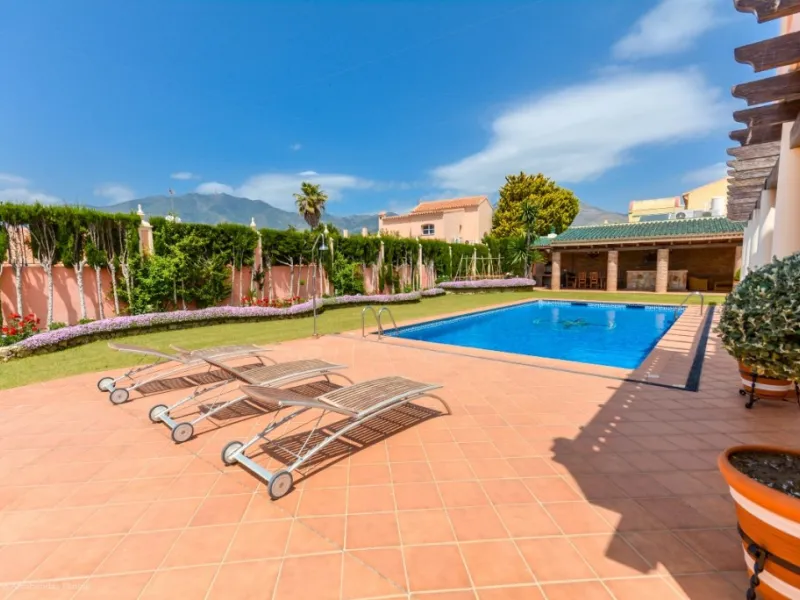 Wonderful luxury villa in Torrequebrada with beautiful views.