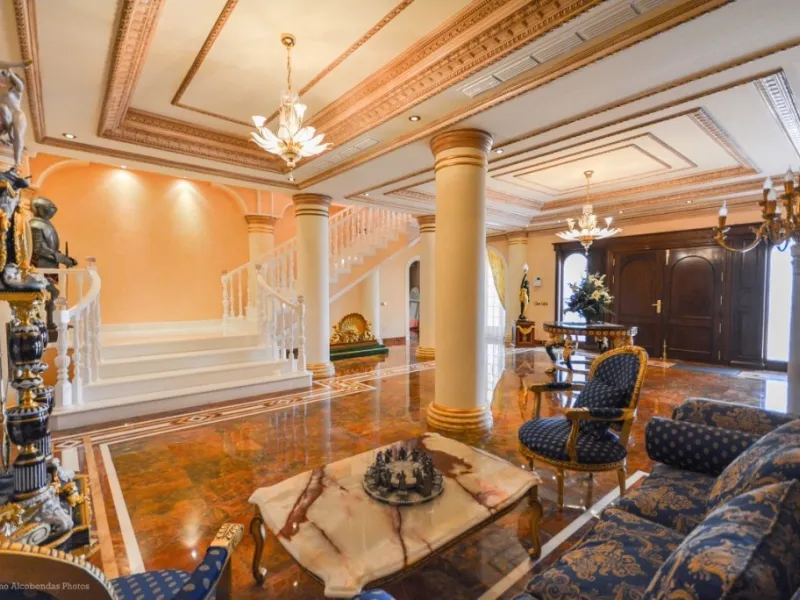 Wonderful luxury villa in Torrequebrada with beautiful views.