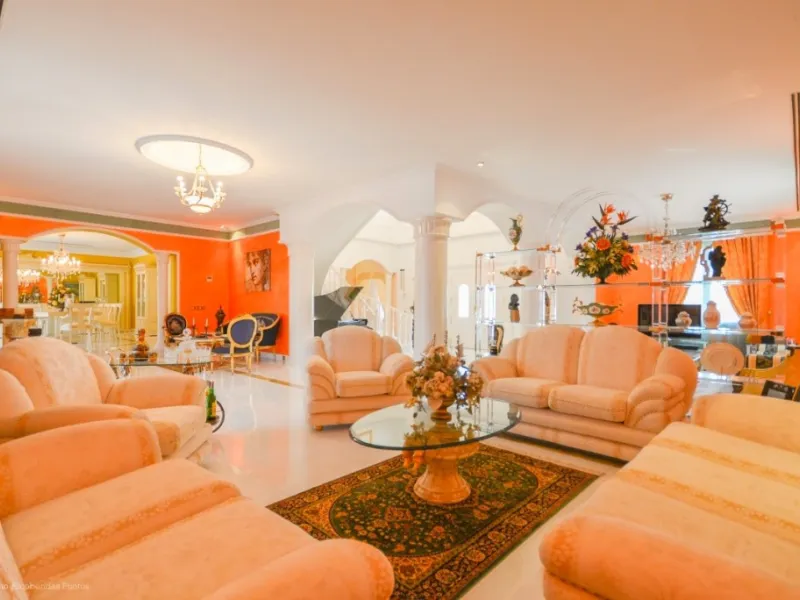 Wonderful luxury villa in Torrequebrada with beautiful views.