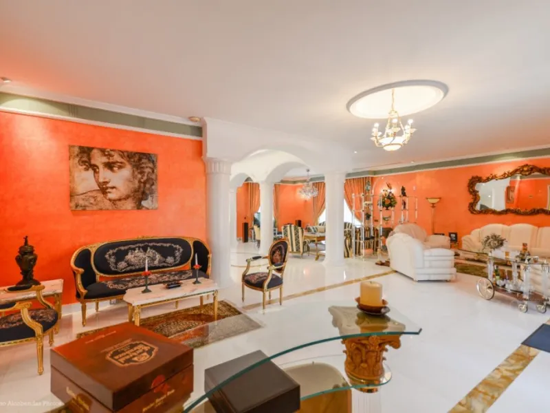 Wonderful luxury villa in Torrequebrada with beautiful views.