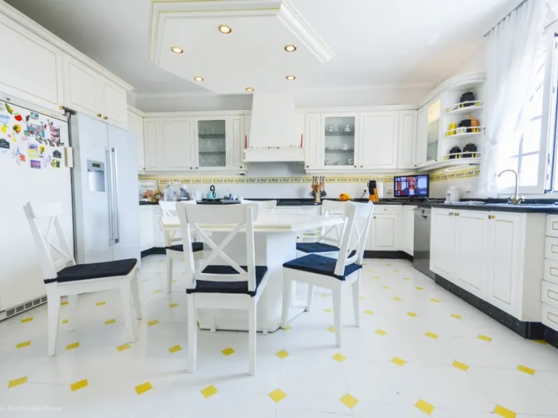Wonderful luxury villa in Torrequebrada with beautiful views.