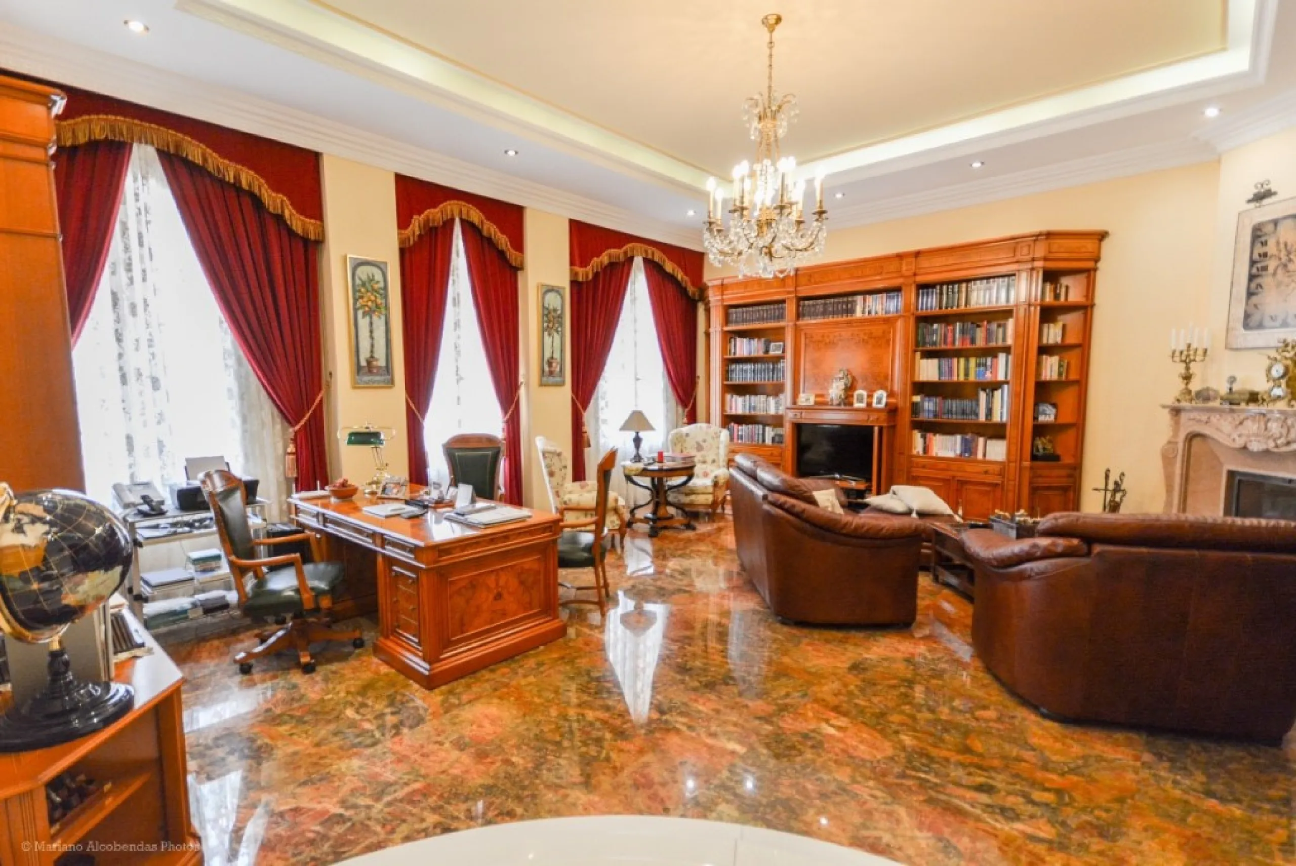 Wonderful luxury villa in Torrequebrada with beautiful views.