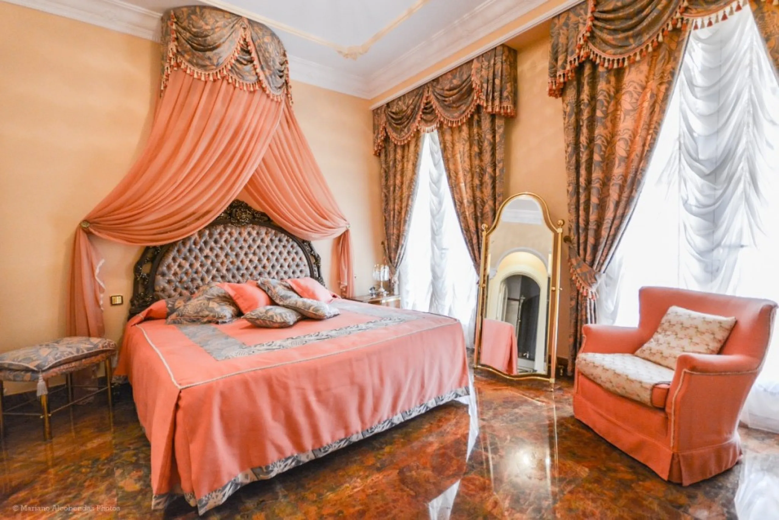 Wonderful luxury villa in Torrequebrada with beautiful views.