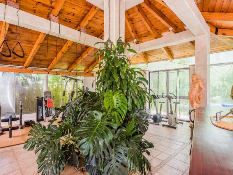 House - Detached Villa в продаже в Marbella, Málaga. В доме 9 спален и 8 ванных комнат. Площадь дома 712 м². Площадь участка 1023 м²