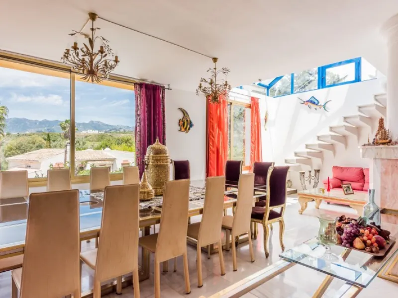 House - Detached Villa в продаже в Marbella, Málaga. В доме 9 спален и 8 ванных комнат. Площадь дома 712 м². Площадь участка 1023 м²
