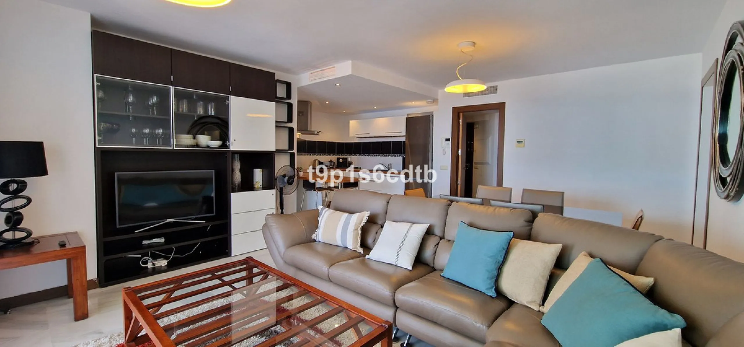 Apartment - Middle Floor Apartment в продаже в Marbella, Málaga. В доме 3 спален и 3 ванных комнат. Площадь дома 138 м²
