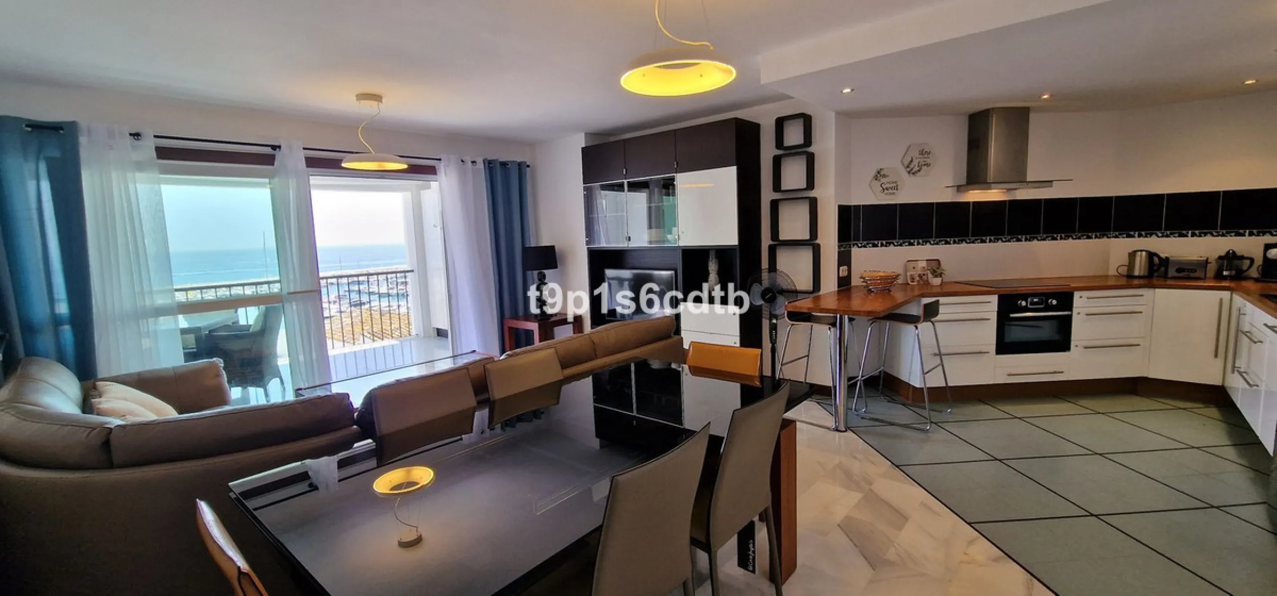 Apartment - Middle Floor Apartment в продаже в Marbella, Málaga. В доме 3 спален и 3 ванных комнат. Площадь дома 138 м²