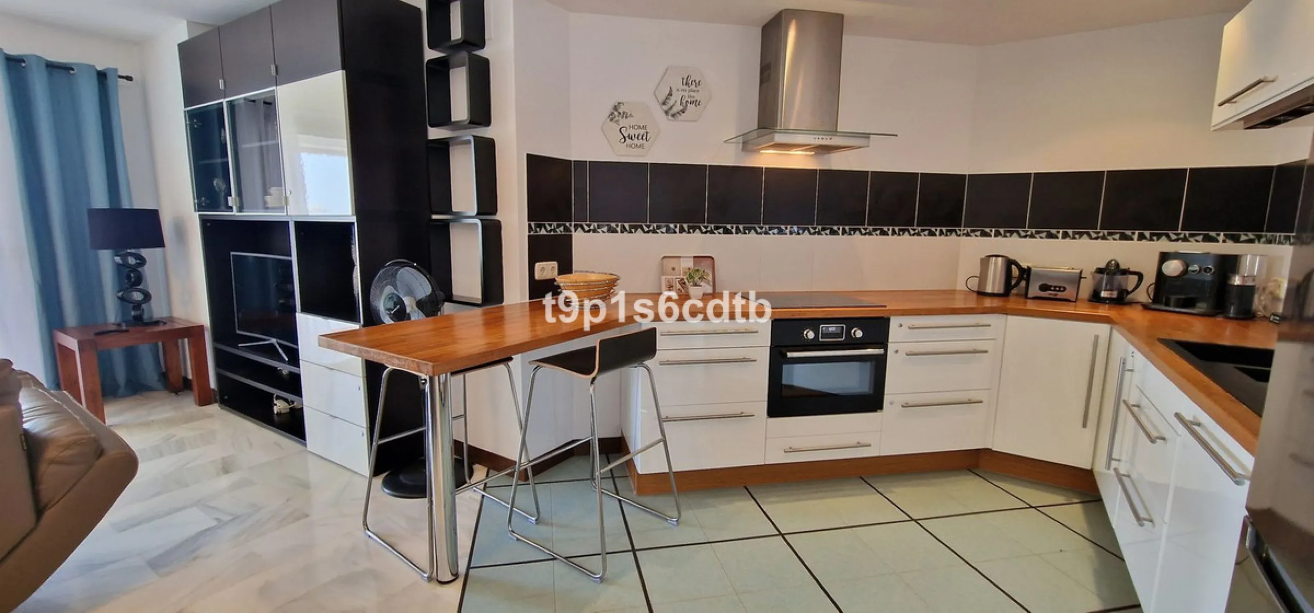 Apartment - Middle Floor Apartment в продаже в Marbella, Málaga. В доме 3 спален и 3 ванных комнат. Площадь дома 138 м²
