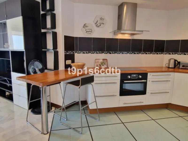 Apartment - Middle Floor Apartment в продаже в Marbella, Málaga. В доме 3 спален и 3 ванных комнат. Площадь дома 138 м²