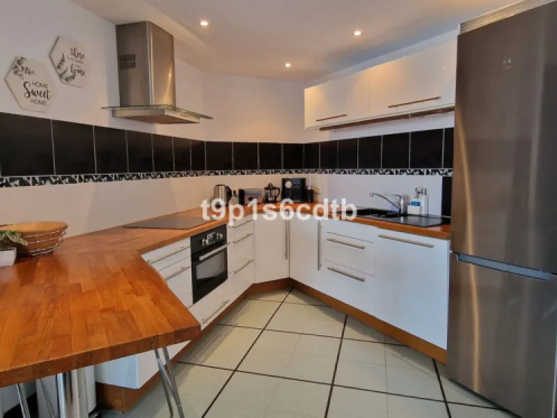 Apartment - Middle Floor Apartment в продаже в Marbella, Málaga. В доме 3 спален и 3 ванных комнат. Площадь дома 138 м²