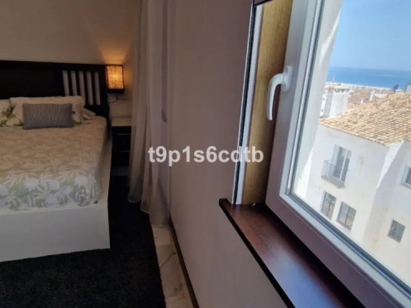 Apartment - Middle Floor Apartment в продаже в Marbella, Málaga. В доме 3 спален и 3 ванных комнат. Площадь дома 138 м²