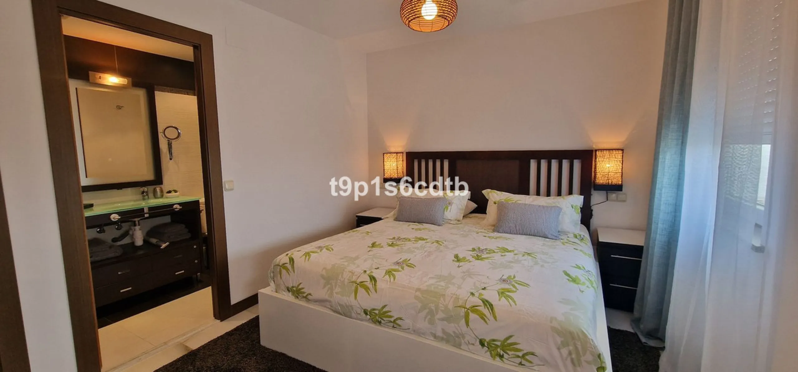 Apartment - Middle Floor Apartment в продаже в Marbella, Málaga. В доме 3 спален и 3 ванных комнат. Площадь дома 138 м²