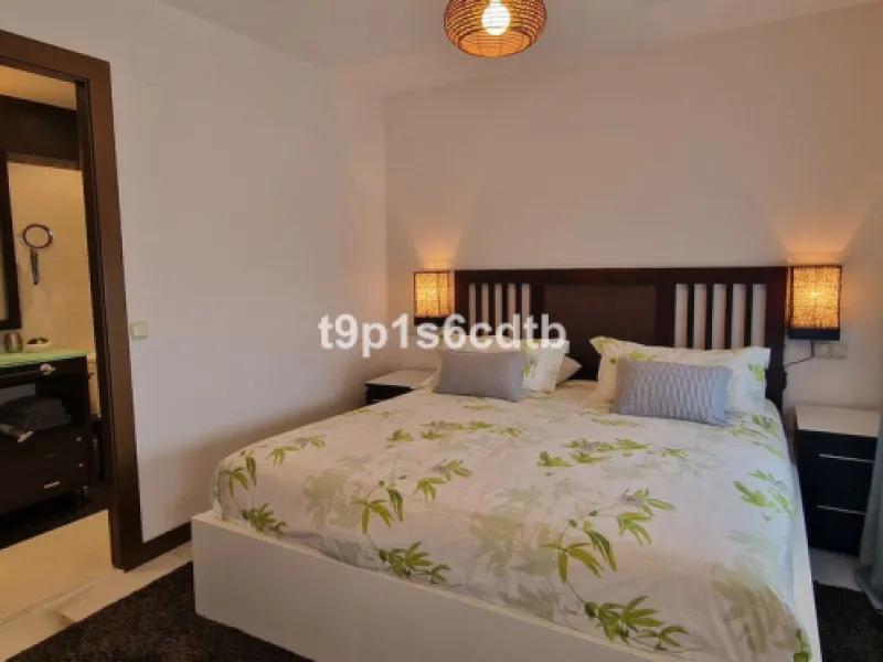 Apartment - Middle Floor Apartment в продаже в Marbella, Málaga. В доме 3 спален и 3 ванных комнат. Площадь дома 138 м²