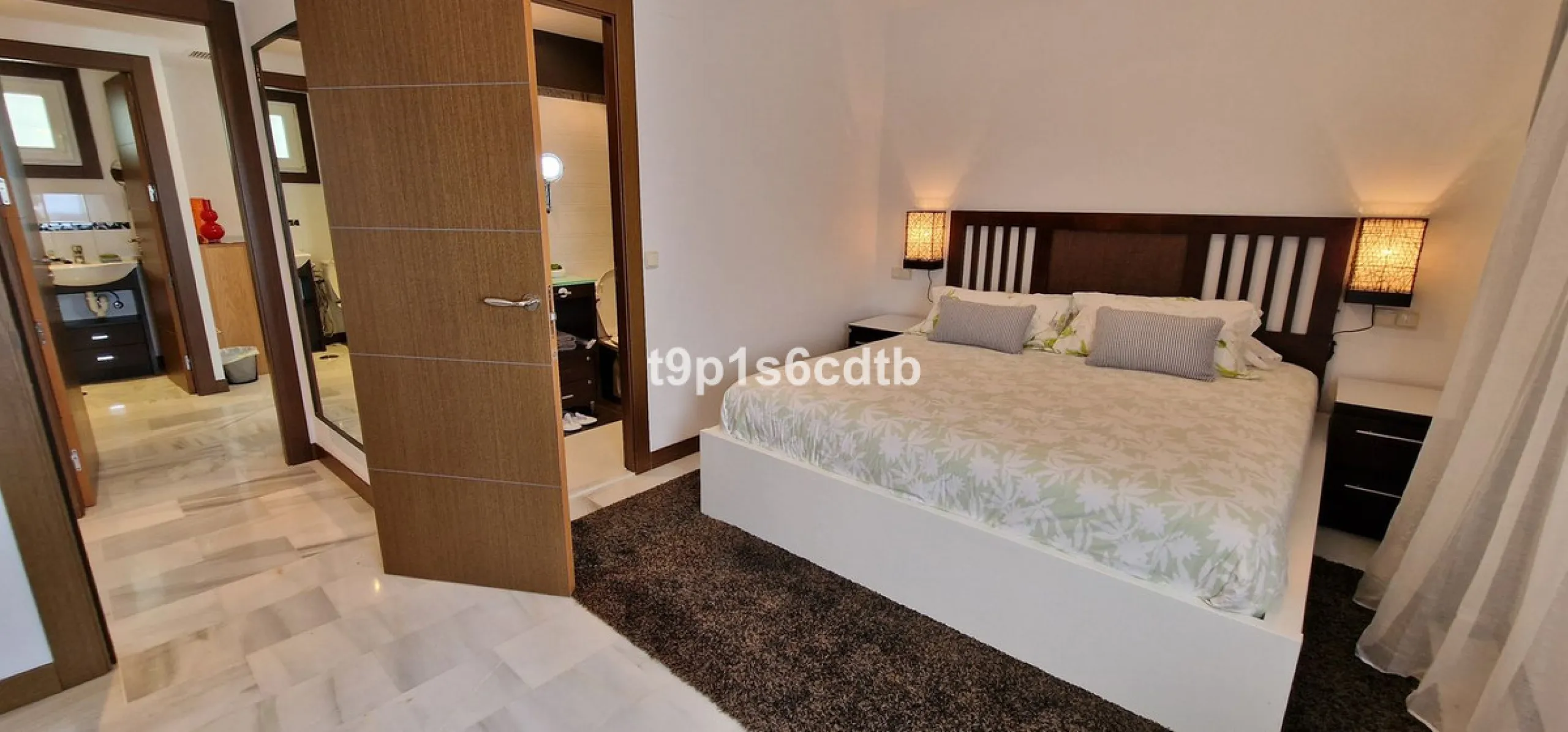 Apartment - Middle Floor Apartment в продаже в Marbella, Málaga. В доме 3 спален и 3 ванных комнат. Площадь дома 138 м²