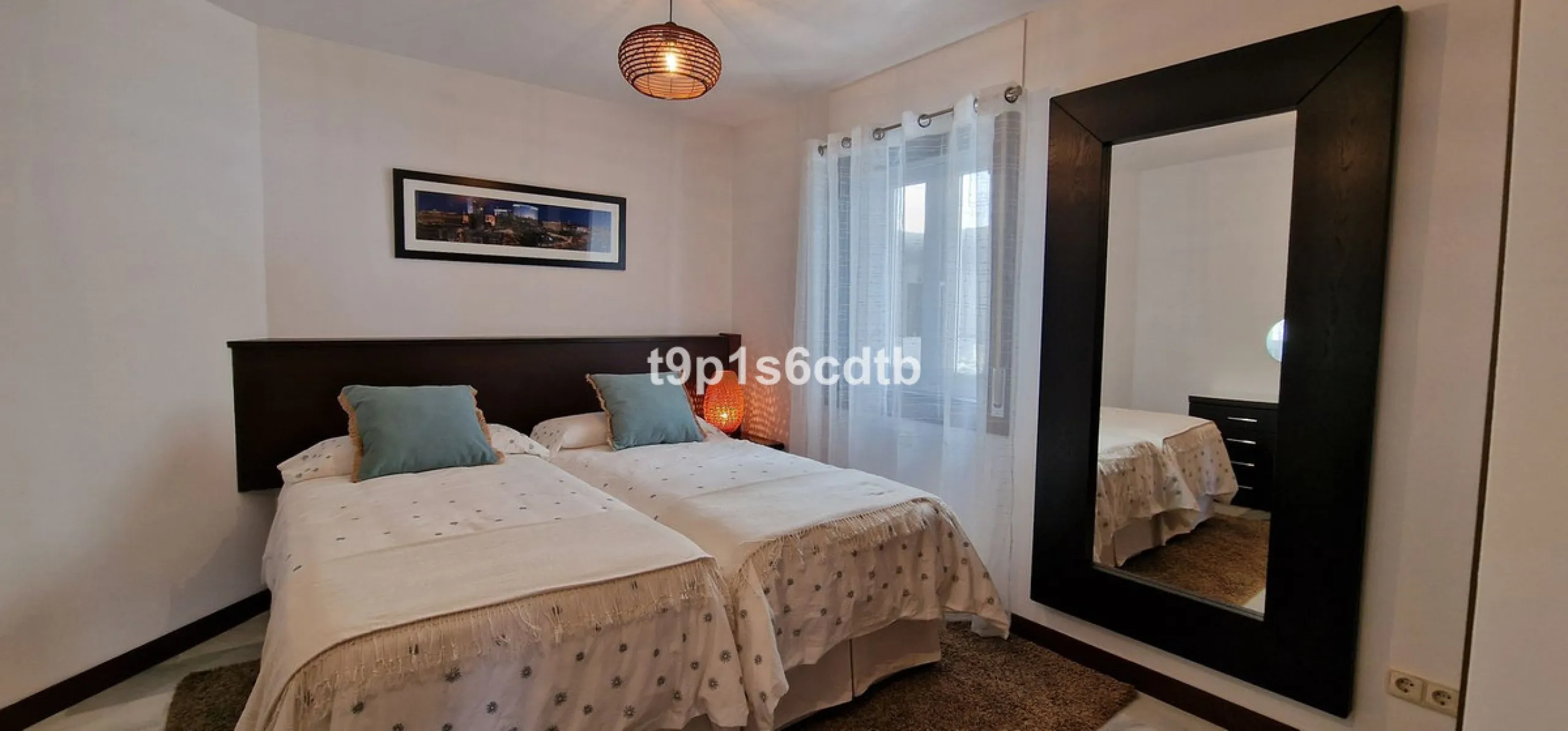 Apartment - Middle Floor Apartment в продаже в Marbella, Málaga. В доме 3 спален и 3 ванных комнат. Площадь дома 138 м²