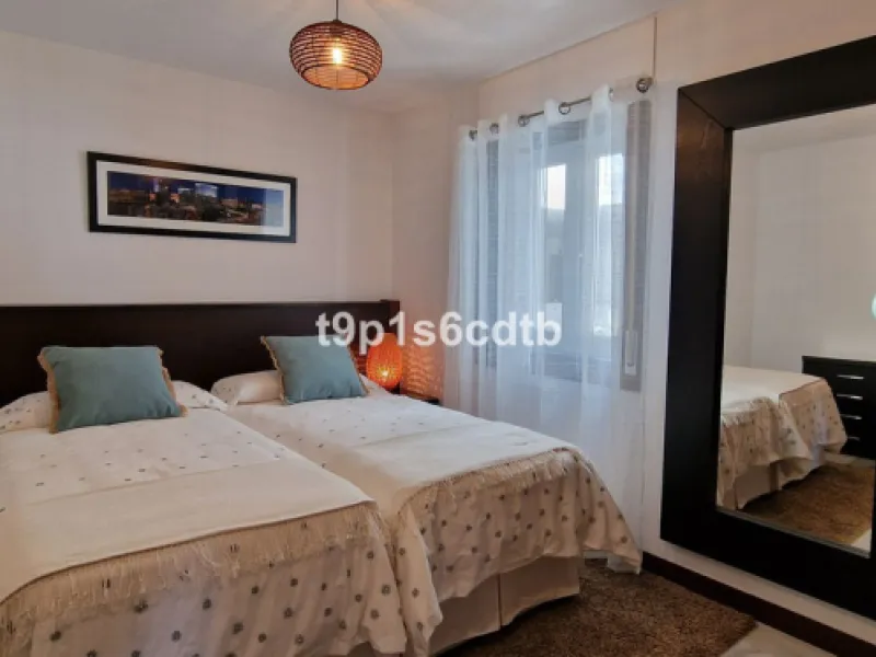 Apartment - Middle Floor Apartment в продаже в Marbella, Málaga. В доме 3 спален и 3 ванных комнат. Площадь дома 138 м²
