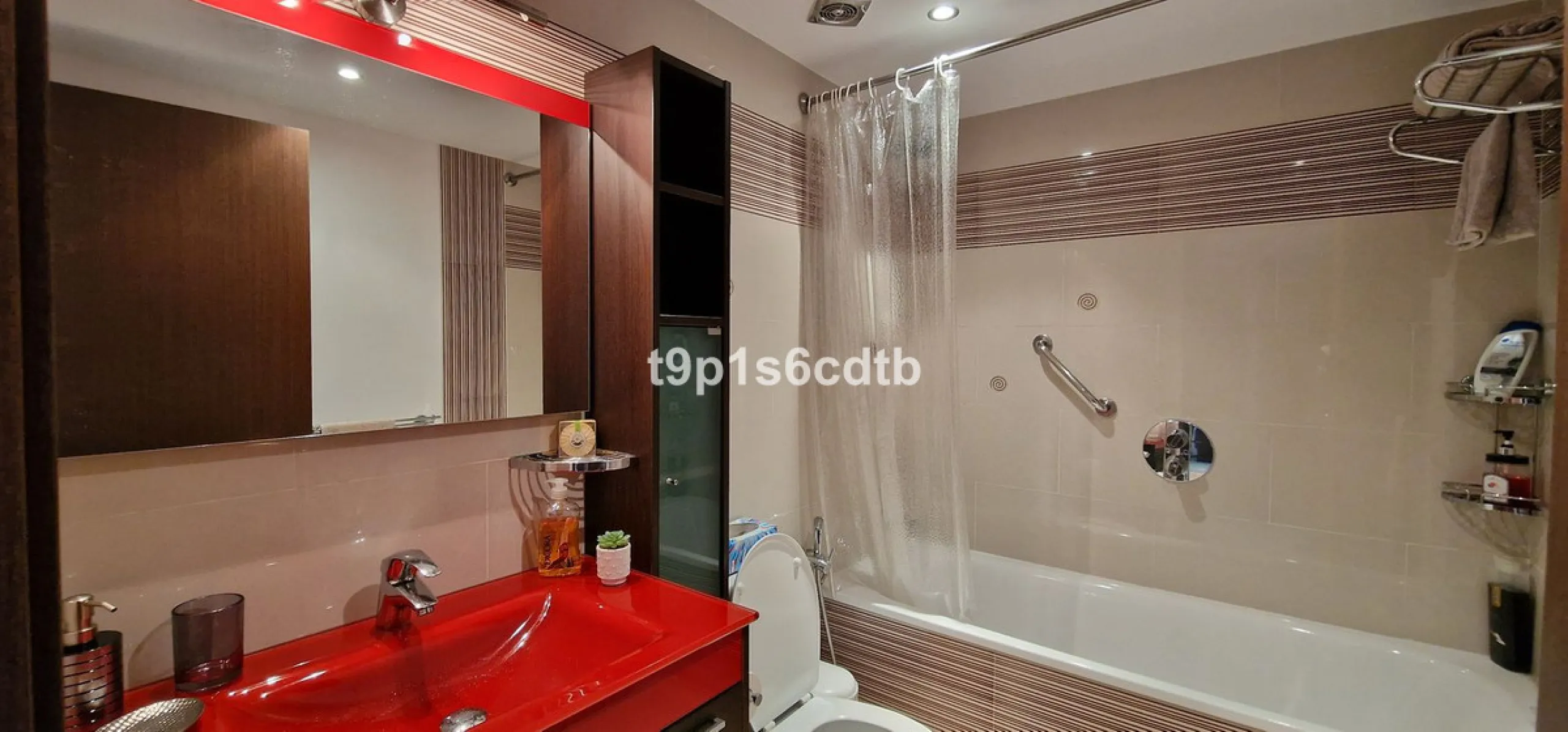 Apartment - Middle Floor Apartment в продаже в Marbella, Málaga. В доме 3 спален и 3 ванных комнат. Площадь дома 138 м²