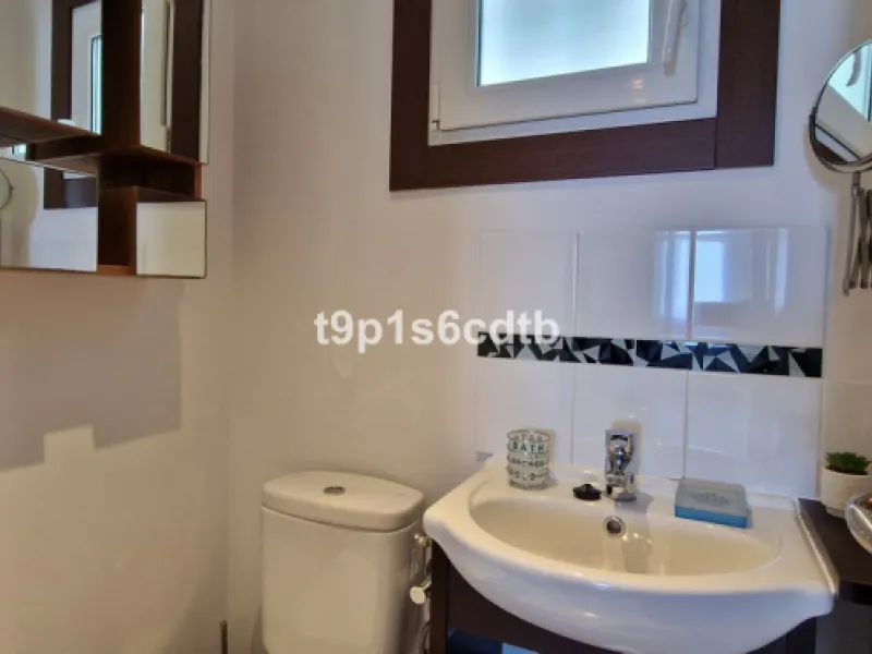Apartment - Middle Floor Apartment в продаже в Marbella, Málaga. В доме 3 спален и 3 ванных комнат. Площадь дома 138 м²