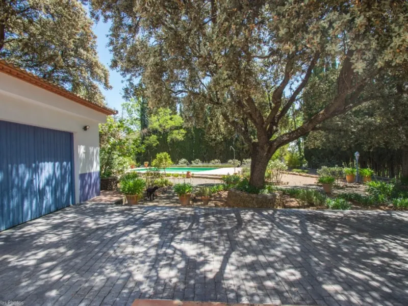 Fantastically Elegant Finca Between Archidona and Villanueva de Tapia, which is Totally Fenced/ Walled. The Finca and Dwelling Feature Total Privacy, and Yet is Only Four minutes from the Motorway and Equidistant between Malaga and Granada Airports..