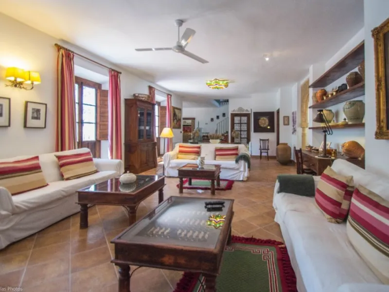 Fantastically Elegant Finca Between Archidona and Villanueva de Tapia, which is Totally Fenced/ Walled. The Finca and Dwelling Feature Total Privacy, and Yet is Only Four minutes from the Motorway and Equidistant between Malaga and Granada Airports..