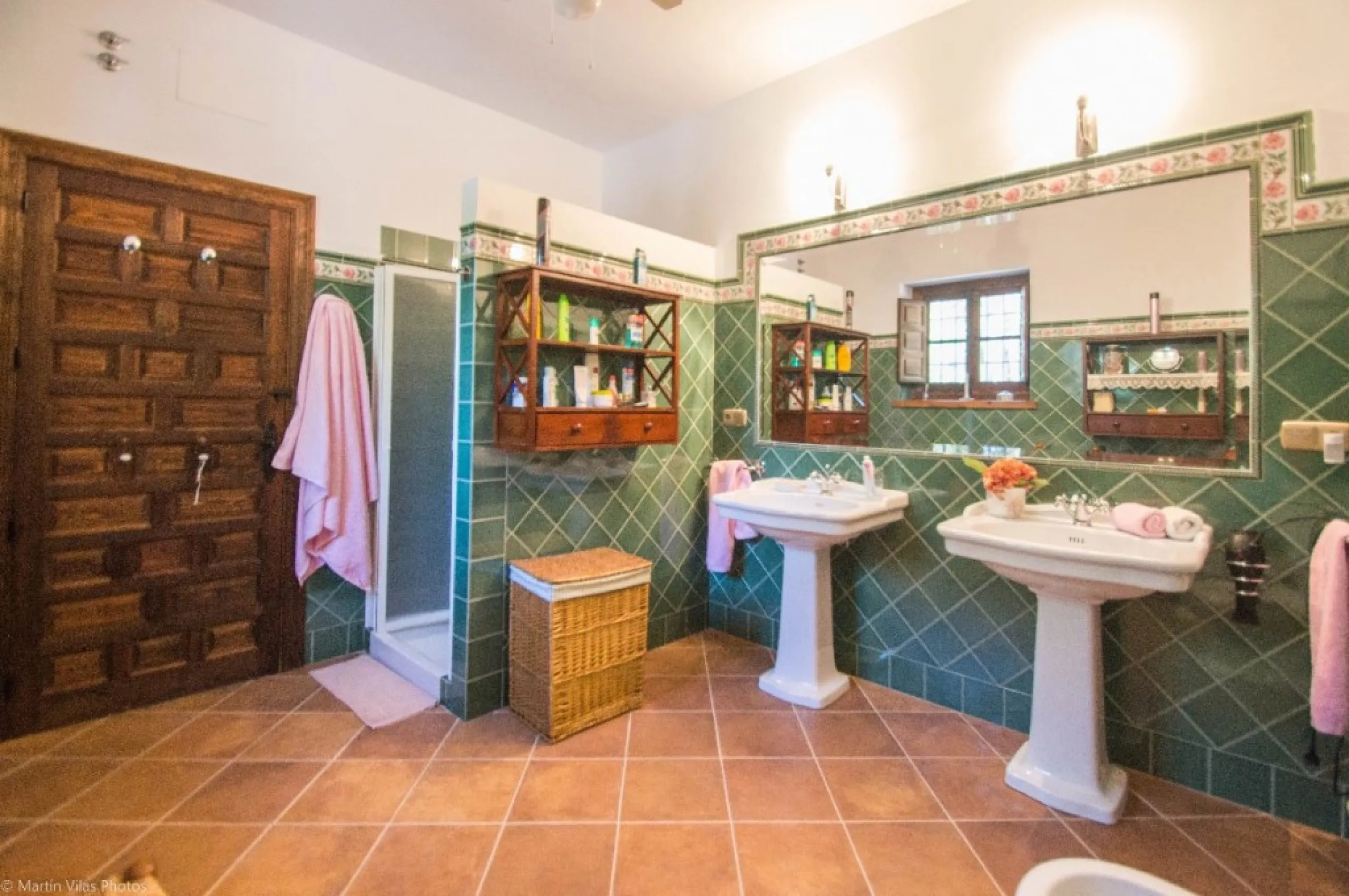 Fantastically Elegant Finca Between Archidona and Villanueva de Tapia, which is Totally Fenced/ Walled. The Finca and Dwelling Feature Total Privacy, and Yet is Only Four minutes from the Motorway and Equidistant between Malaga and Granada Airports..