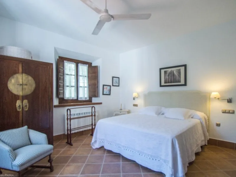 Fantastically Elegant Finca Between Archidona and Villanueva de Tapia, which is Totally Fenced/ Walled. The Finca and Dwelling Feature Total Privacy, and Yet is Only Four minutes from the Motorway and Equidistant between Malaga and Granada Airports..