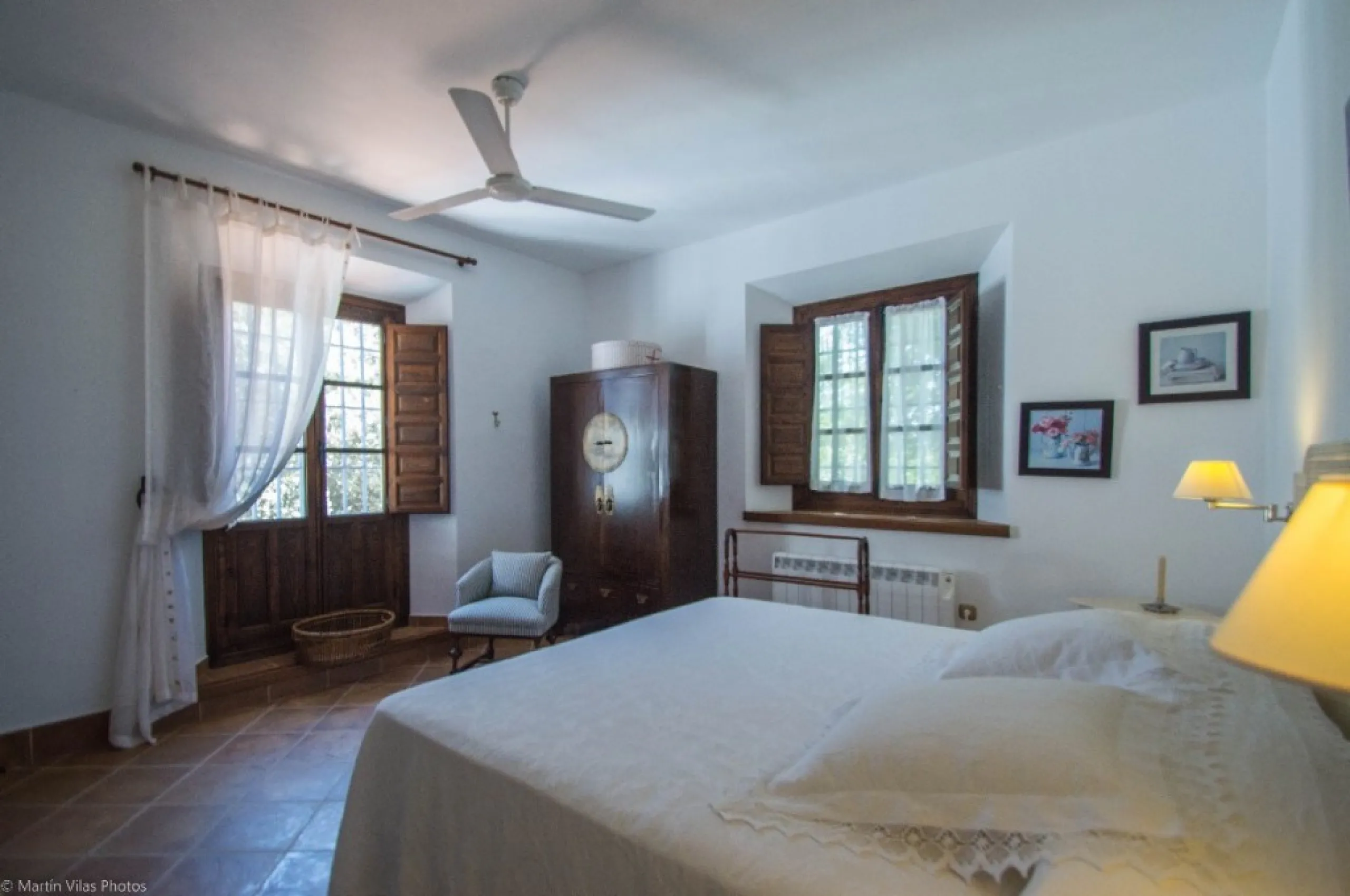 Fantastically Elegant Finca Between Archidona and Villanueva de Tapia, which is Totally Fenced/ Walled. The Finca and Dwelling Feature Total Privacy, and Yet is Only Four minutes from the Motorway and Equidistant between Malaga and Granada Airports..