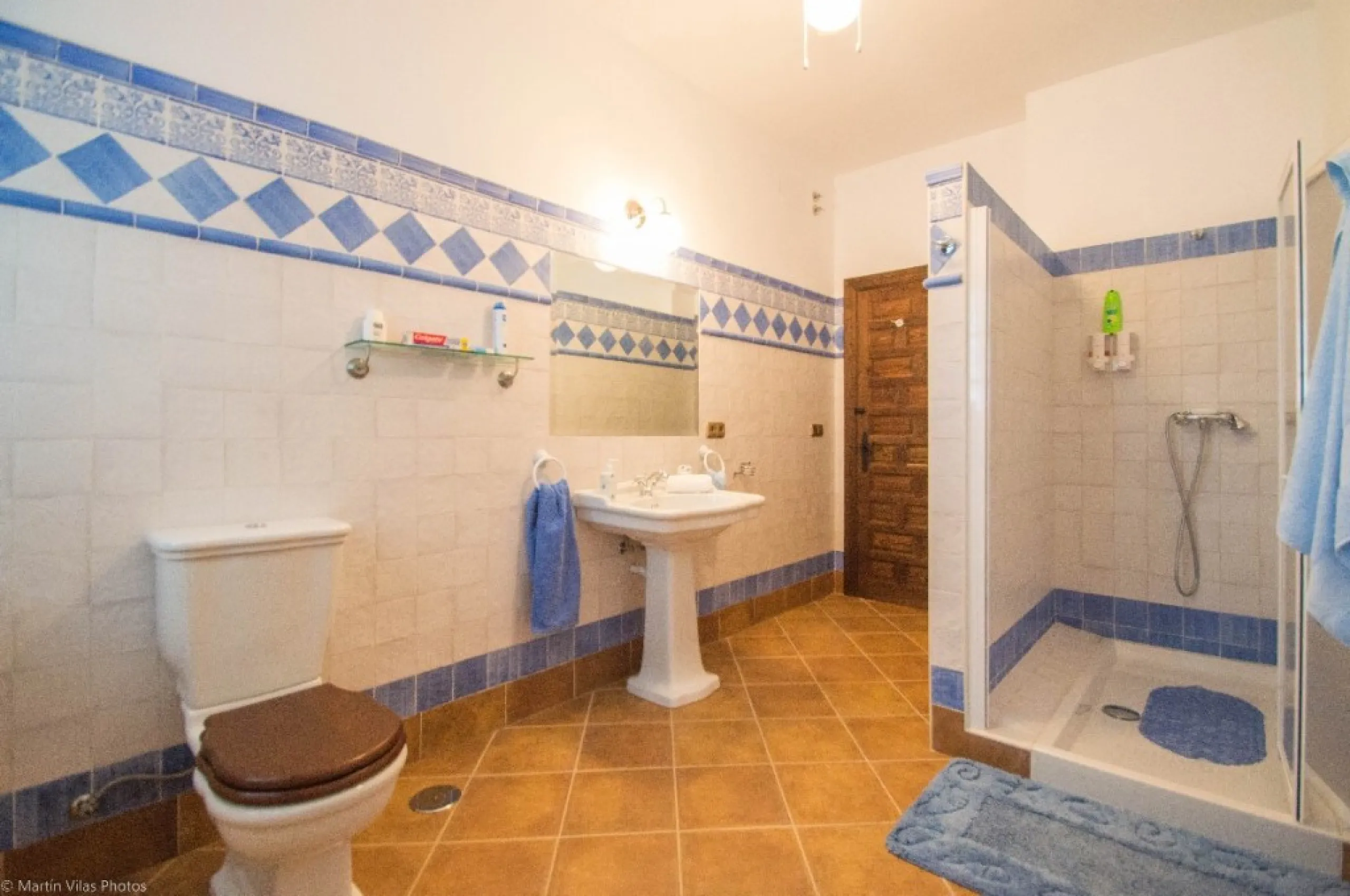 Fantastically Elegant Finca Between Archidona and Villanueva de Tapia, which is Totally Fenced/ Walled. The Finca and Dwelling Feature Total Privacy, and Yet is Only Four minutes from the Motorway and Equidistant between Malaga and Granada Airports..