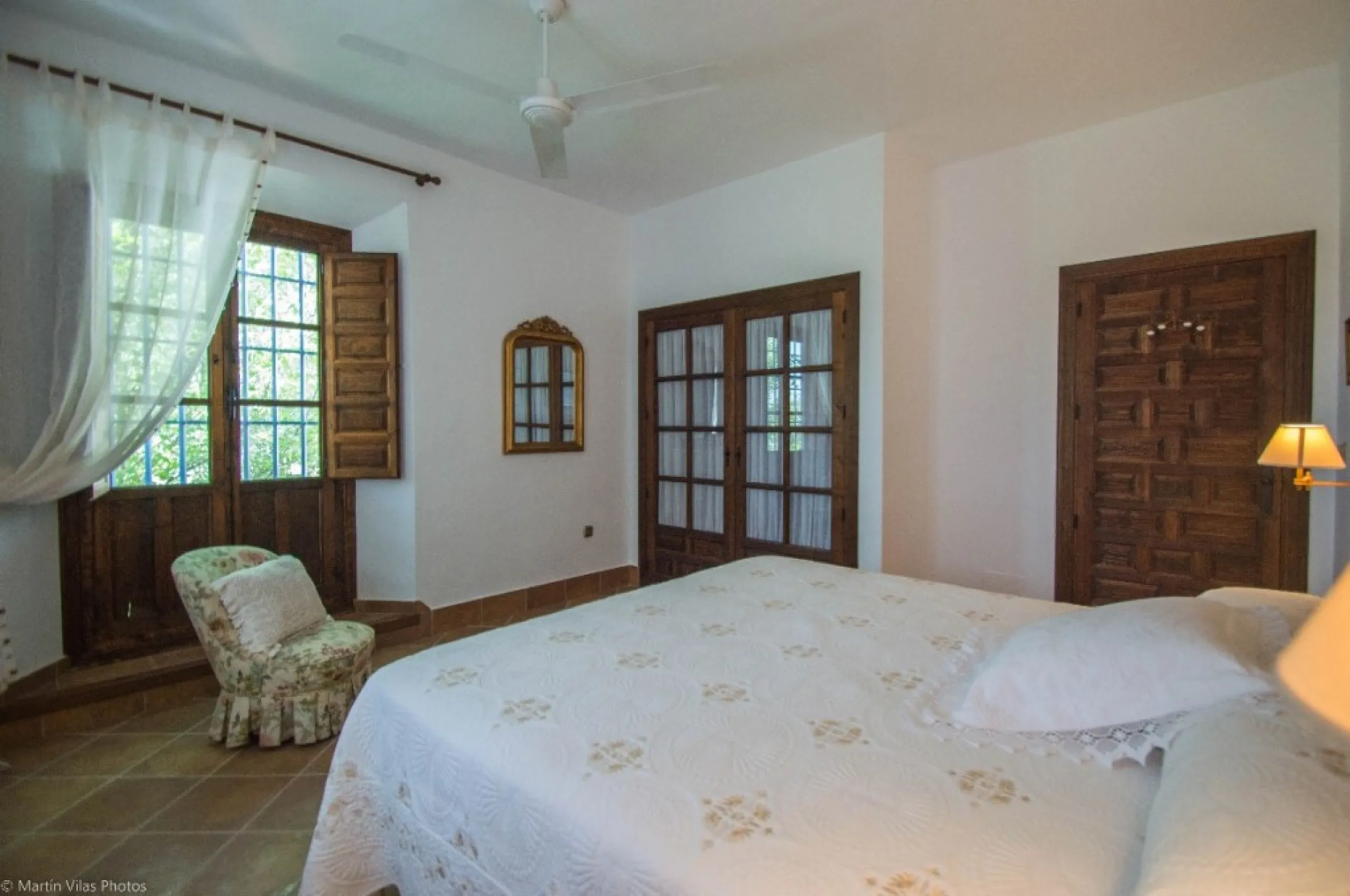 Fantastically Elegant Finca Between Archidona and Villanueva de Tapia, which is Totally Fenced/ Walled. The Finca and Dwelling Feature Total Privacy, and Yet is Only Four minutes from the Motorway and Equidistant between Malaga and Granada Airports..