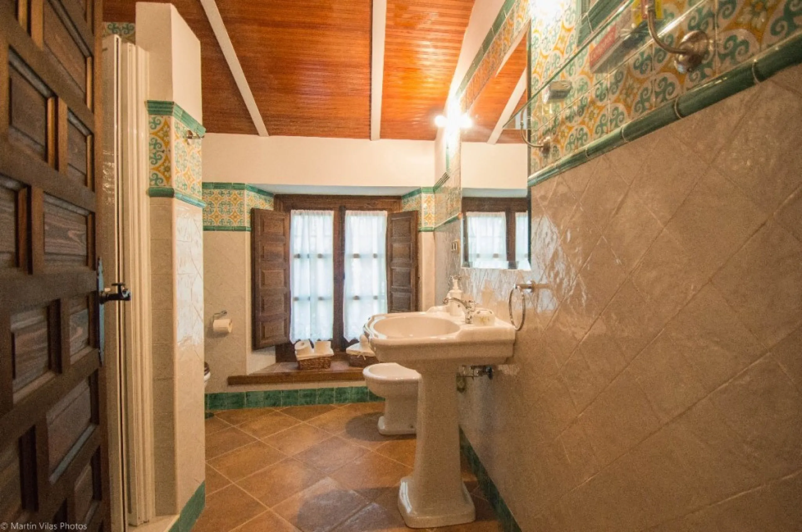 Fantastically Elegant Finca Between Archidona and Villanueva de Tapia, which is Totally Fenced/ Walled. The Finca and Dwelling Feature Total Privacy, and Yet is Only Four minutes from the Motorway and Equidistant between Malaga and Granada Airports..