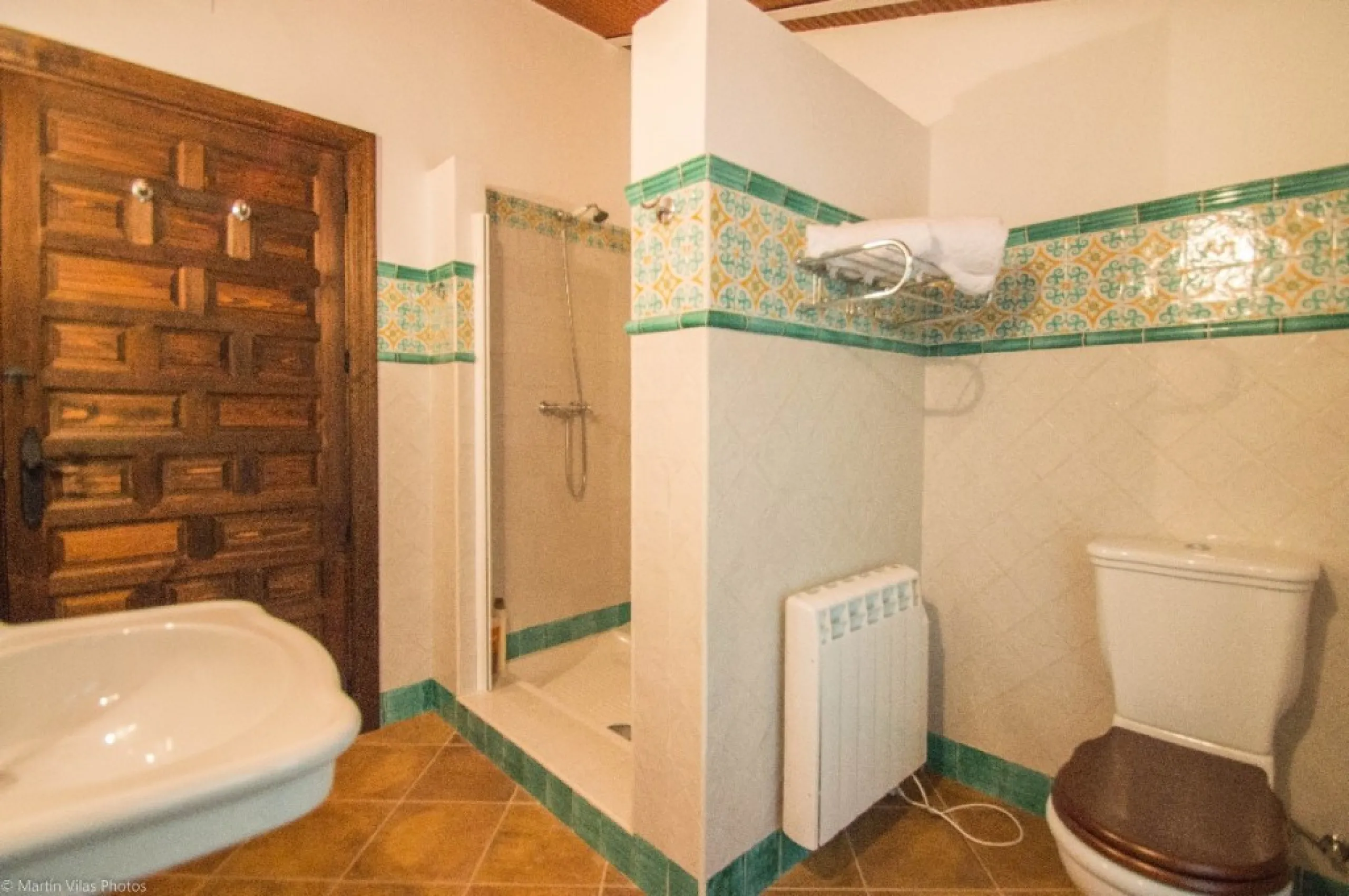 Fantastically Elegant Finca Between Archidona and Villanueva de Tapia, which is Totally Fenced/ Walled. The Finca and Dwelling Feature Total Privacy, and Yet is Only Four minutes from the Motorway and Equidistant between Malaga and Granada Airports..