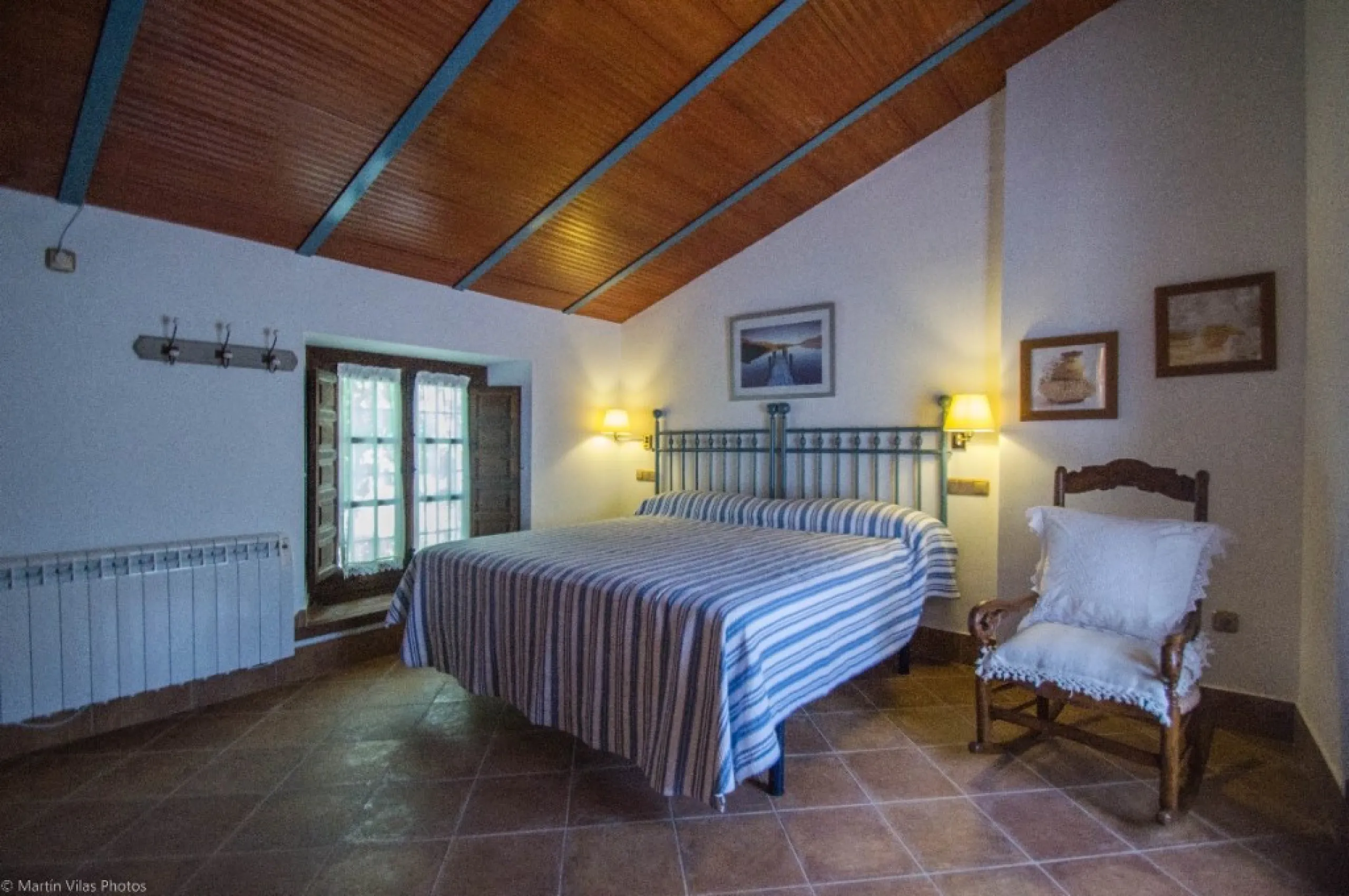 Fantastically Elegant Finca Between Archidona and Villanueva de Tapia, which is Totally Fenced/ Walled. The Finca and Dwelling Feature Total Privacy, and Yet is Only Four minutes from the Motorway and Equidistant between Malaga and Granada Airports..
