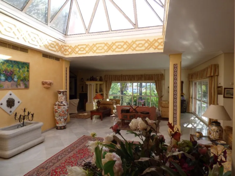 THE LARGEST HOUSE IN TORRENUEVA IN MIJAS AT WALKING DISTANCE TO THE BEACH AND TO THE MOST POPULAR VILLAGE OF LA CALA WHERE YOU FIND SUPERMARKETS, BARS, SHOPS, RESTAURANTS ETC. THE ROOMS ARE ALL VERY SPACIOUS ON THE MAINFLOOR THERE ARE 3 LIVING ROOMS TWO S