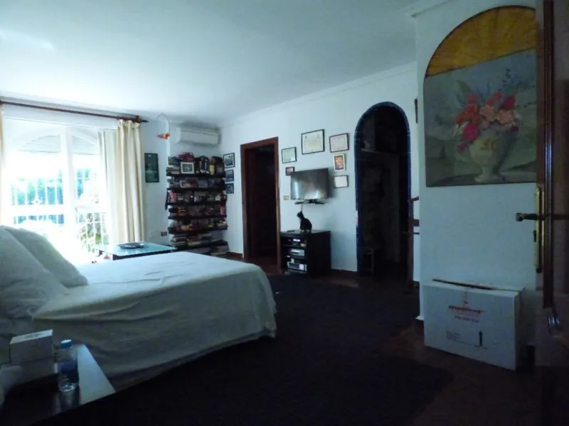 THE LARGEST HOUSE IN TORRENUEVA IN MIJAS AT WALKING DISTANCE TO THE BEACH AND TO THE MOST POPULAR VILLAGE OF LA CALA WHERE YOU FIND SUPERMARKETS, BARS, SHOPS, RESTAURANTS ETC. THE ROOMS ARE ALL VERY SPACIOUS ON THE MAINFLOOR THERE ARE 3 LIVING ROOMS TWO S