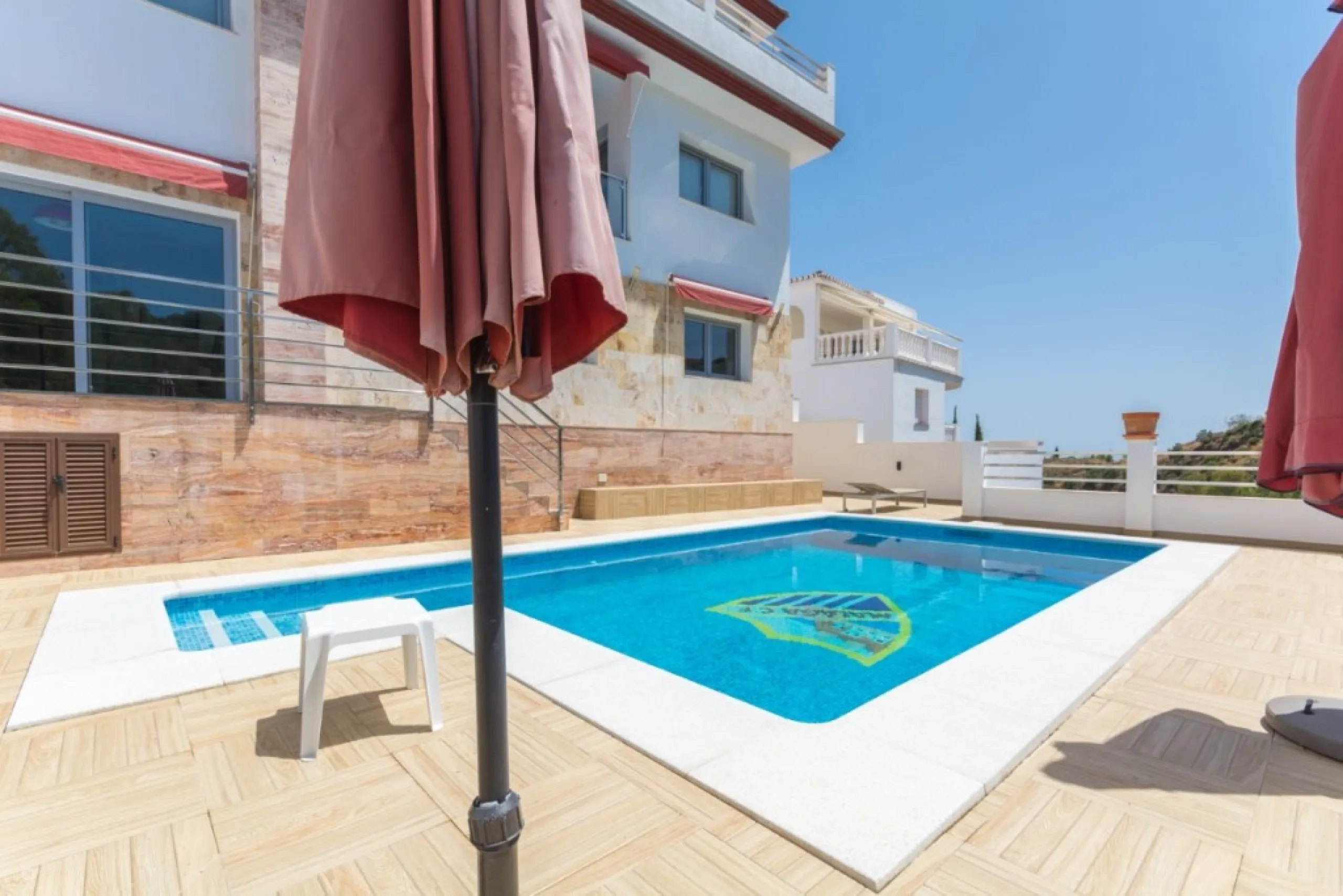 Large Villa with great qualities in Carretera de Mijas area with guest accommodation, lift and orchard.