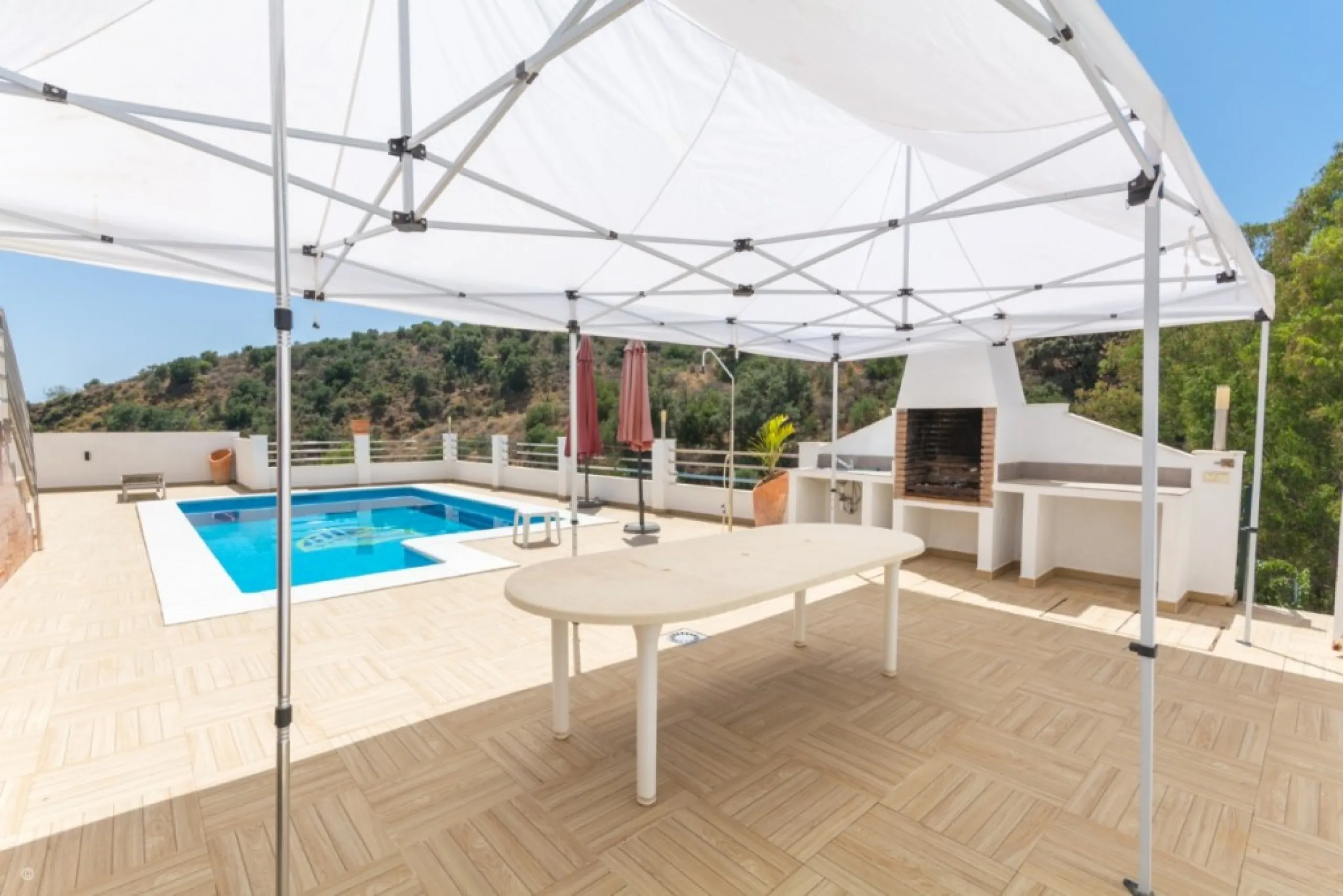 Large Villa with great qualities in Carretera de Mijas area with guest accommodation, lift and orchard.