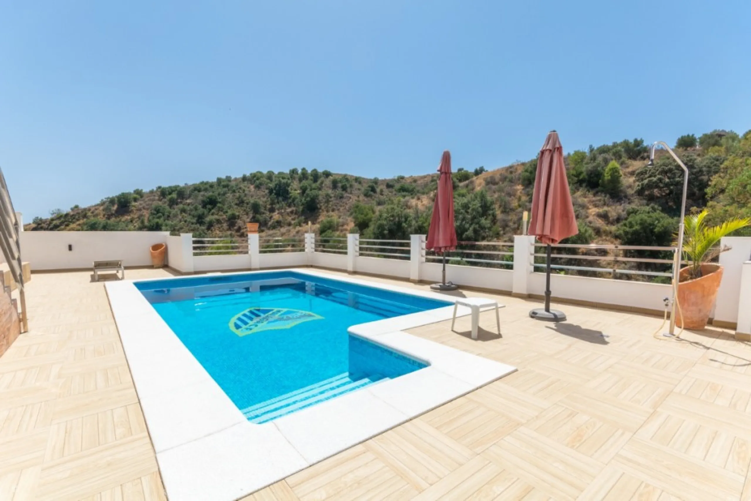 Large Villa with great qualities in Carretera de Mijas area with guest accommodation, lift and orchard.